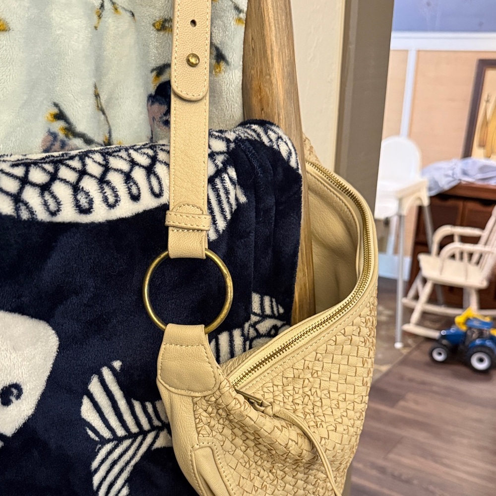 Anthropology Woven Crescent Shoulder Bag - Beige - Picture 4 of 13